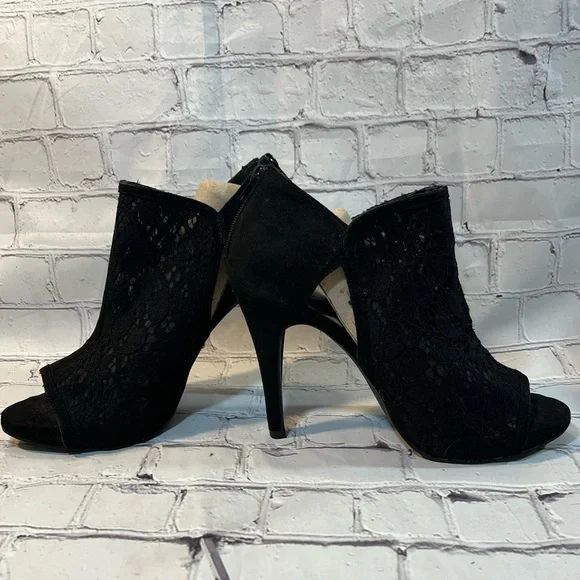 FERGIE Open Toe Black Lace Heels-8 - Picture 2 of 6